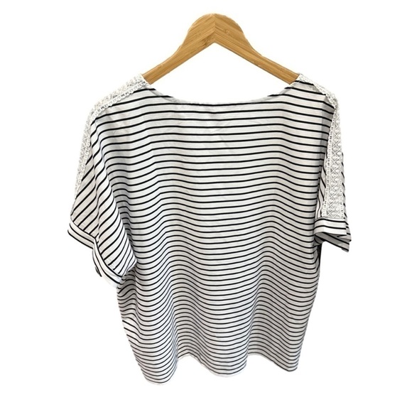 Emery Rose Blouse - Picture 2 of 6